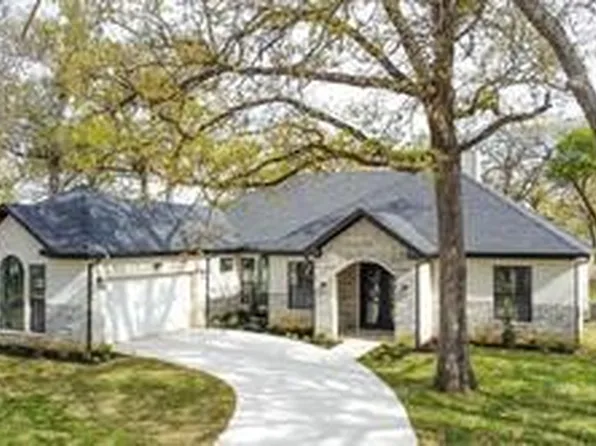 169 Colonial Dr, Mabank, TX 75156