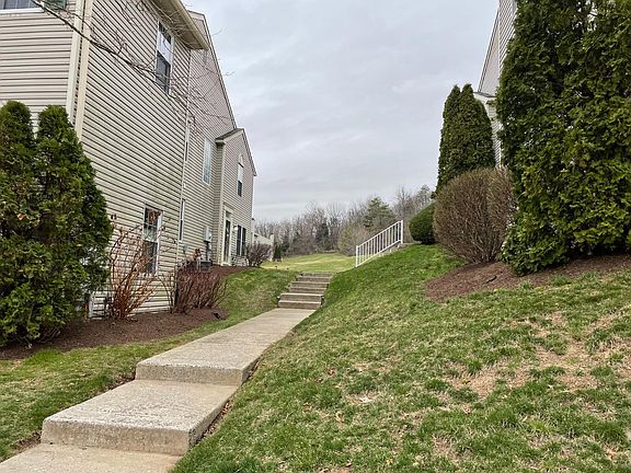 steps to the front entrance of the unit