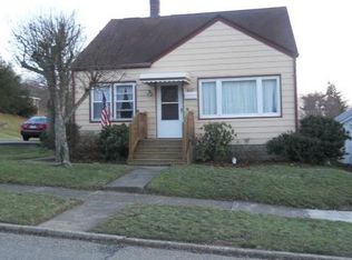 1641 Walnut St, Coshocton, OH 43812