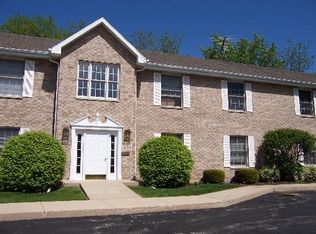 305 N Airlite St APT A, Elgin, IL 60123