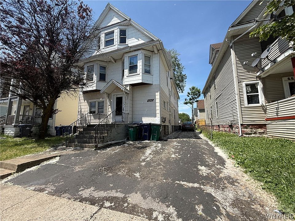 1st image of 2263 S Park Ave