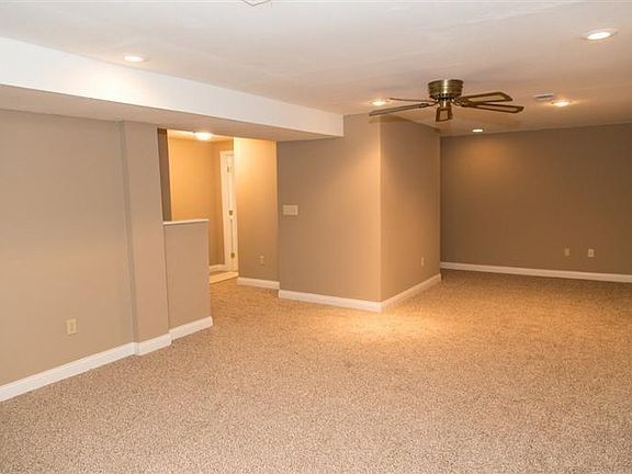 4th image of 102 Kelley Dr