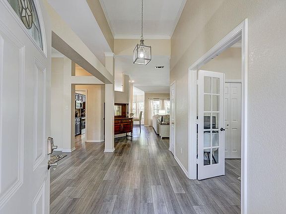 5th image of 4319 Miramar Dr