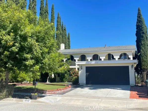 19707 Green Mountain Dr, Santa Clarita, CA 91321