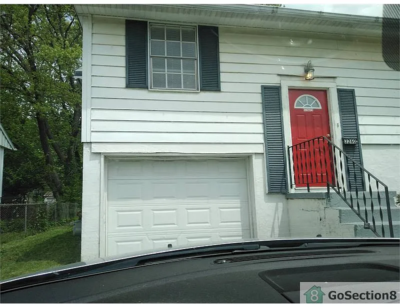 3260 NW Blvd Nw photo 1