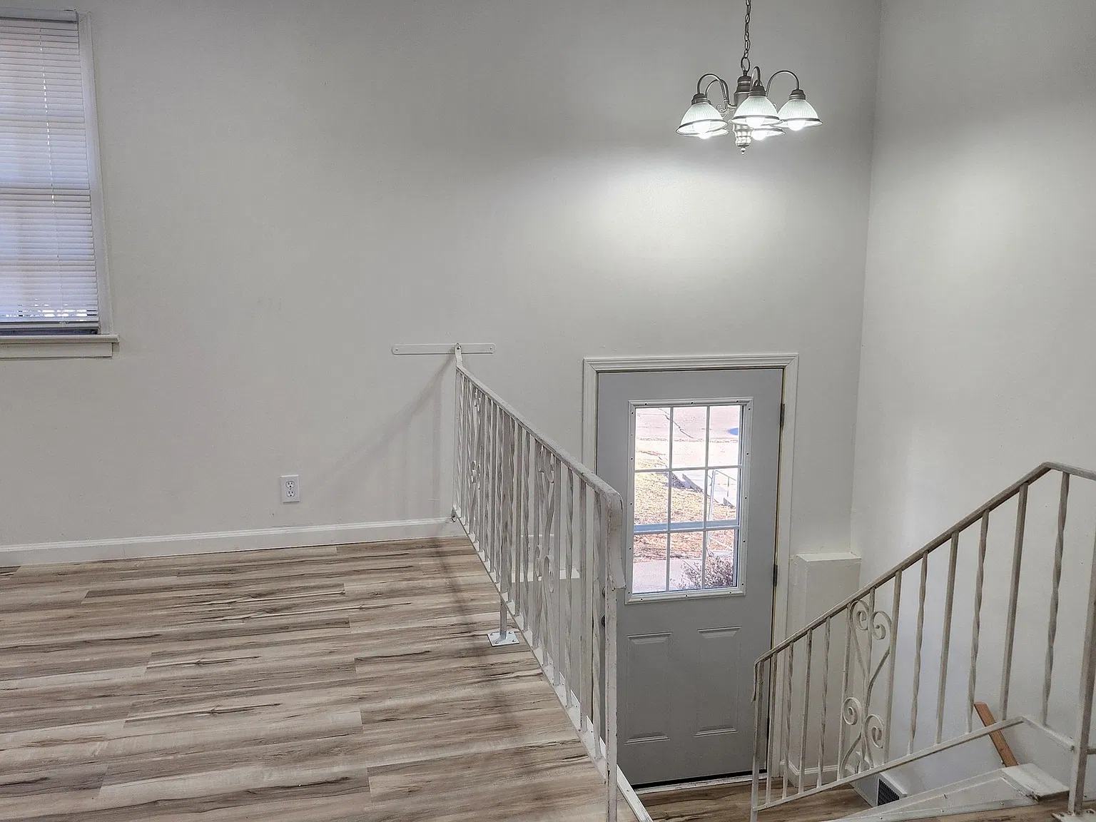 3 bed, 1.5 bath, 1116 sqft, $2,200 — Photo 3