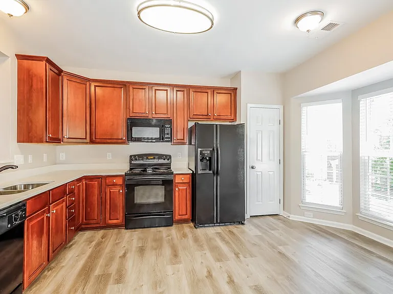 10480 Alexander Martin Ave — Photo 8