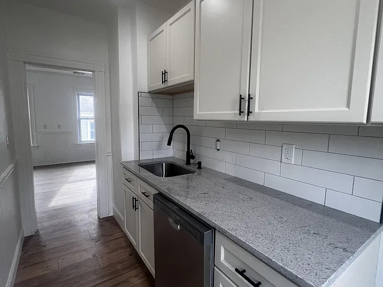 19 Reeves St #2 — Photo 17