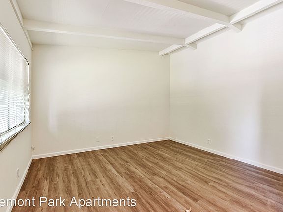 5th image of 4737 Thornton Ave APT 10