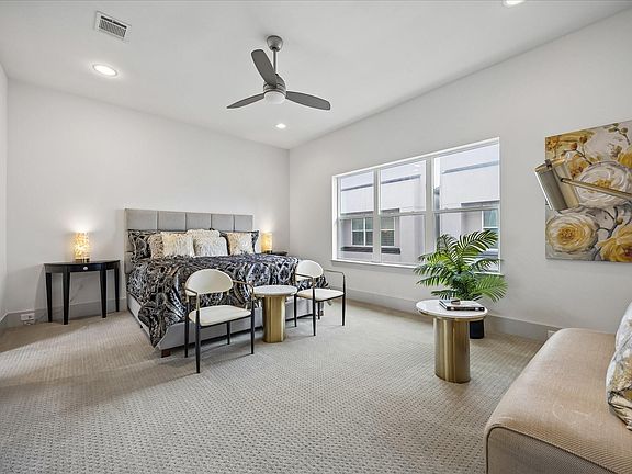 4th image of 1604 Ovid St #B