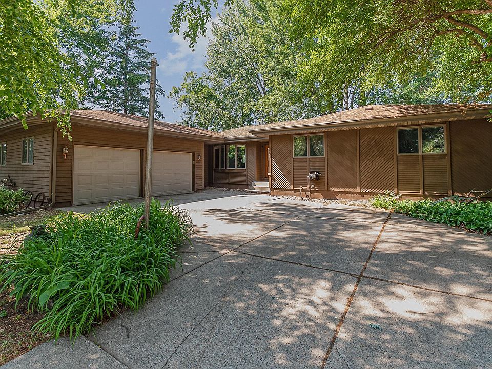 1st image of 101 N Circle Dr