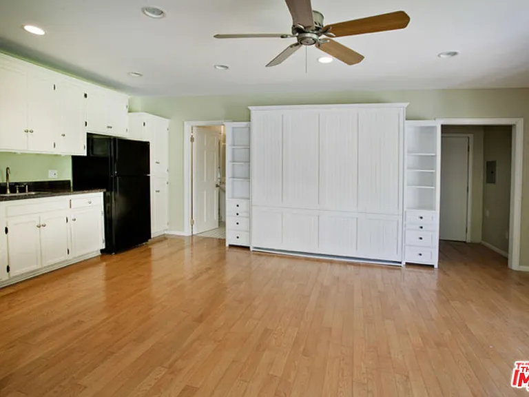251 S Citrus Ave — Photo 25
