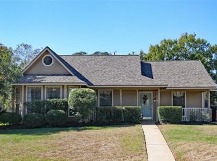 109 Sugar Cane Trce, Lake Jackson, TX 77566