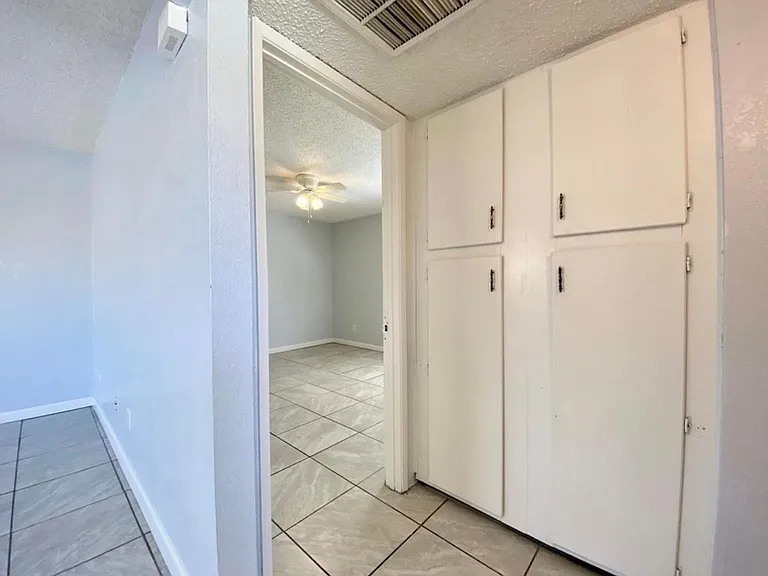 1313 Bernard St — Photo 7