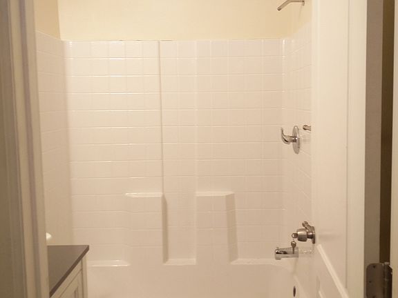 4th image of 382 E Logan Ave
