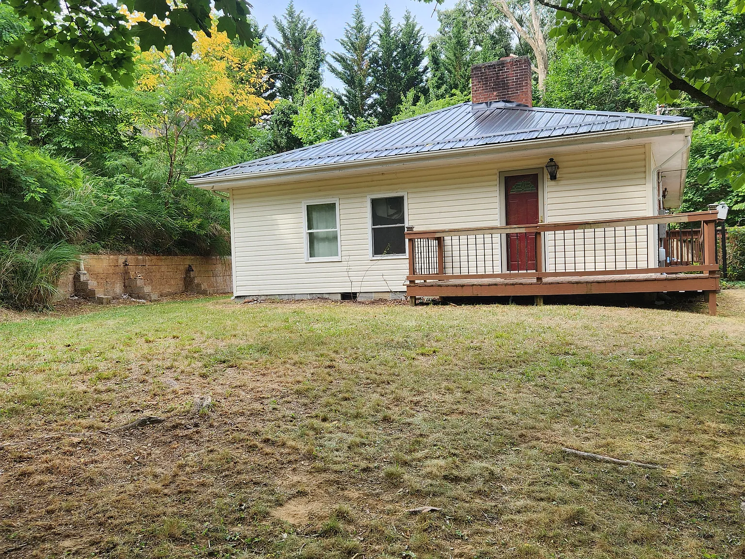 3 bed, 1630 sqft, $1,850 — Photo 2