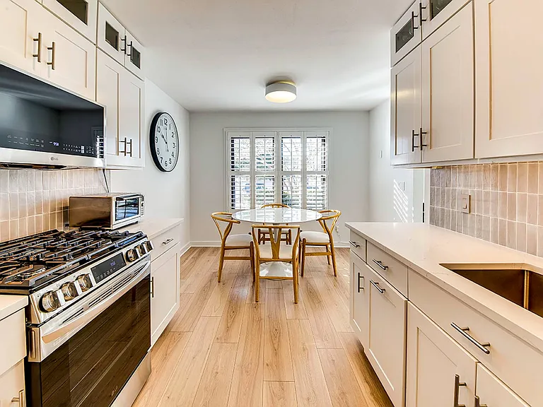 50 Hubbard Ln #122 — Photo 4