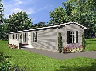 43 Maple Ln, Sandwich, IL 60548