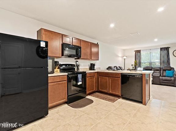 2nd image of 5893R Creekside Crossing Dr