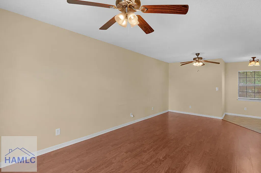 3 bed, 2.0 bath, 1582 sqft, $1,650 — Photo 3