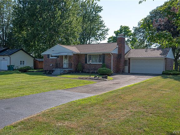 2nd image of 4502 Gentwood Dr