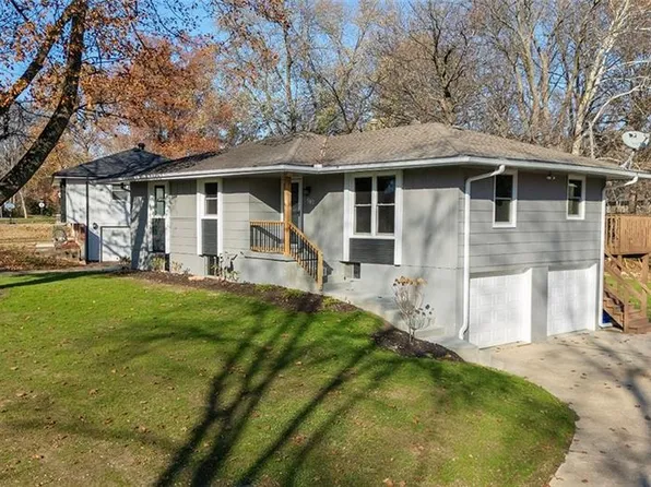 507 S Jefferson St, Raymore, MO 64083