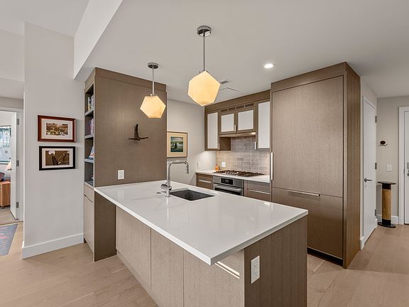 3rd image of 100 Lovejoy Wharf Penthouse 3C