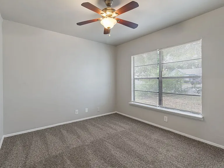 6618 Swiss Oaks Dr — Photo 12
