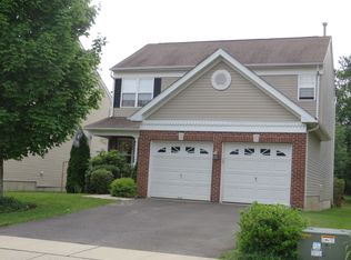 426 Hamilton Dr, Stewartsville, NJ