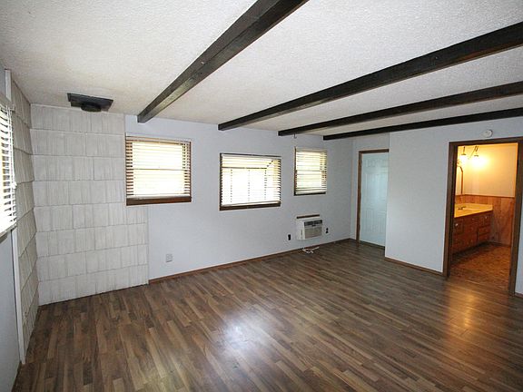 3rd image of 827 N Prospect Ave