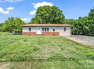 1758 Chase High Rd, Forest City, NC 28043