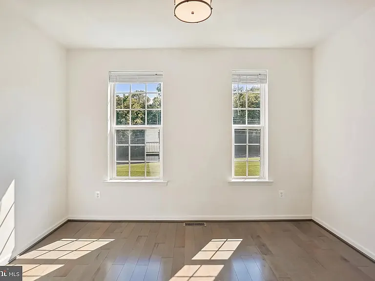 18320 Woodhouse Ln — Photo 13