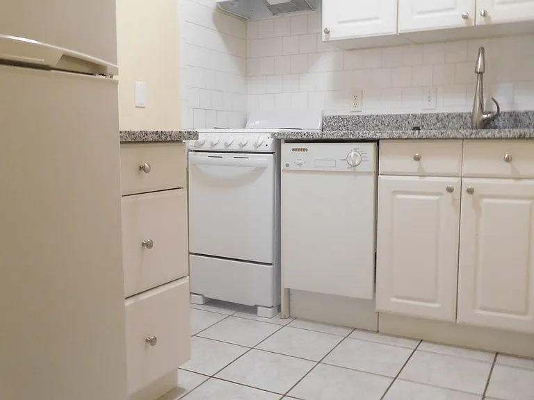 1055 Beacon St — Photo 10