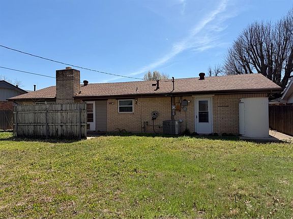 3rd image of 8317 NW 34th Ter