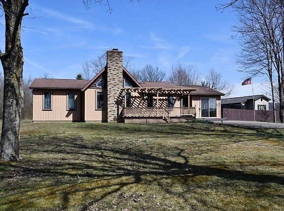 4th image of 153 Saint Cecilia Rd