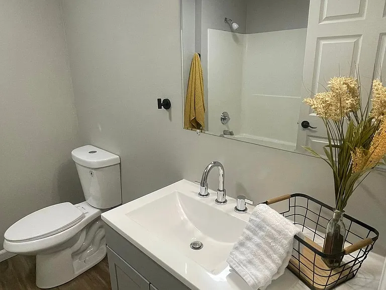 Duck Creek Apartments — Photo 5