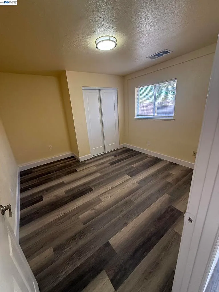 2 bed, 1.0 bath, 450 sqft, $2,695 — Photo 4