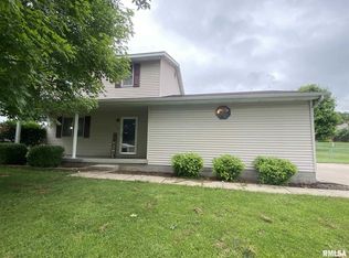 108 Division St, Anna, IL 62906