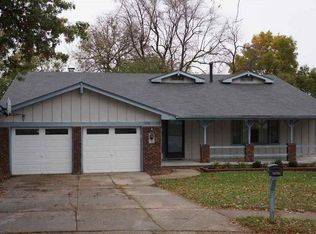 12701 Ridgeview Cir, Bellevue, NE 68123