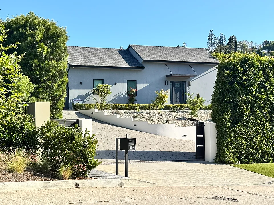 15328 Rayneta Dr