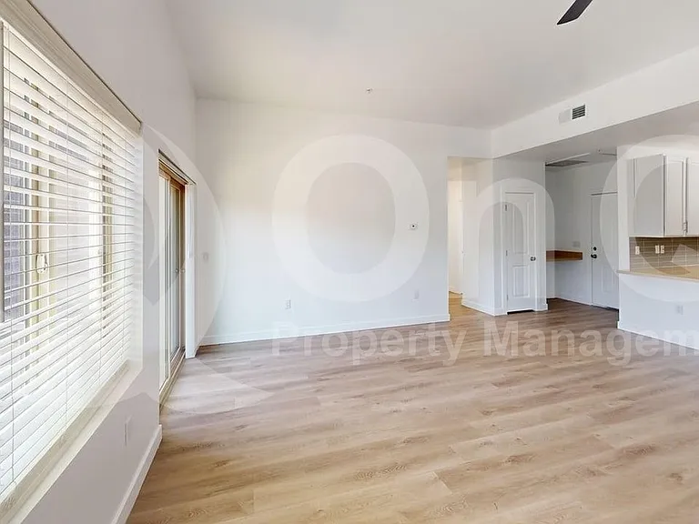 9160 N 67th Ave #212 — Photo 5