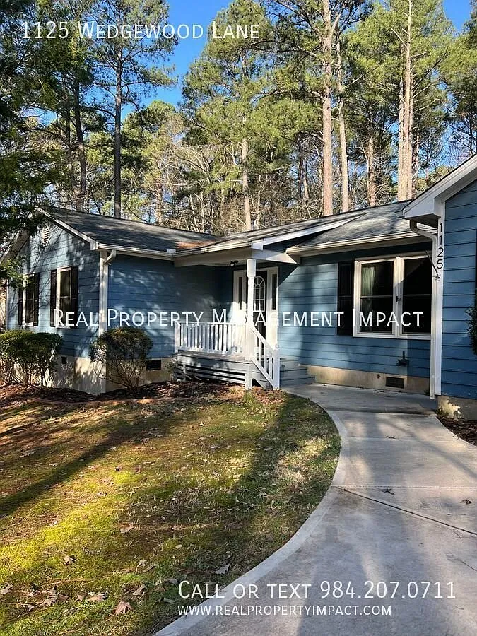 Spacious 3/4-Bedroom, 3-Bath Ranch Home on Deep Wooded Lot Near RTP, Durham — Photo 4