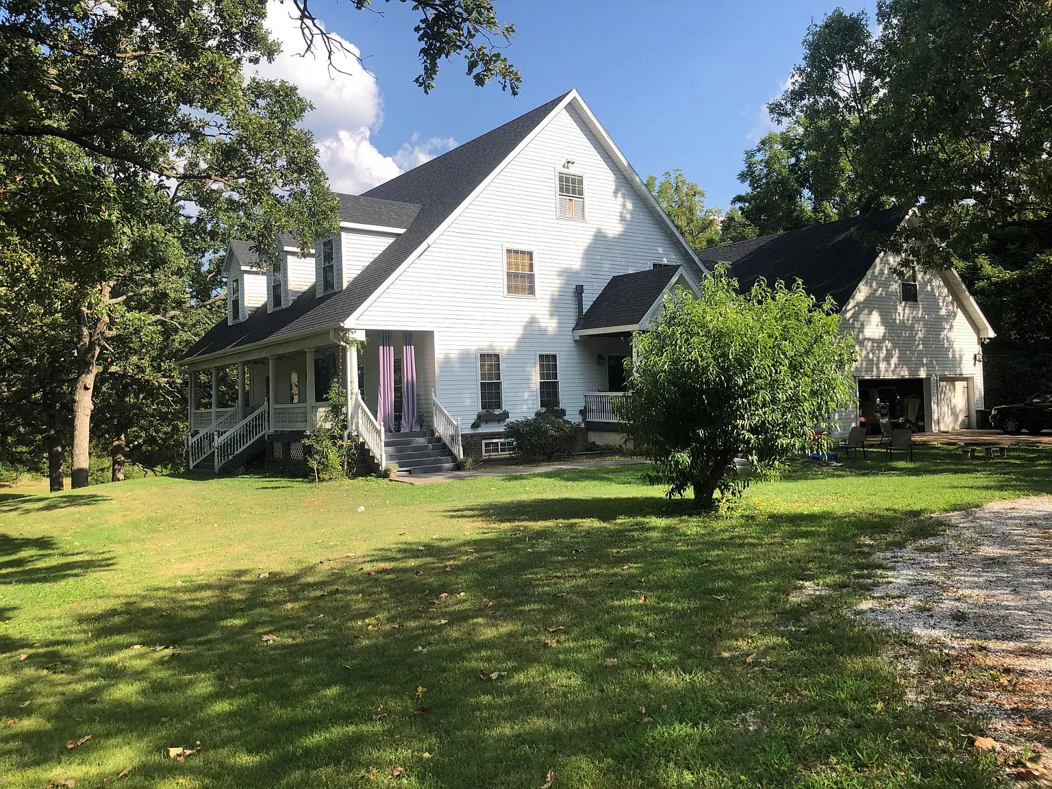 102 Christine Pl — Photo 1