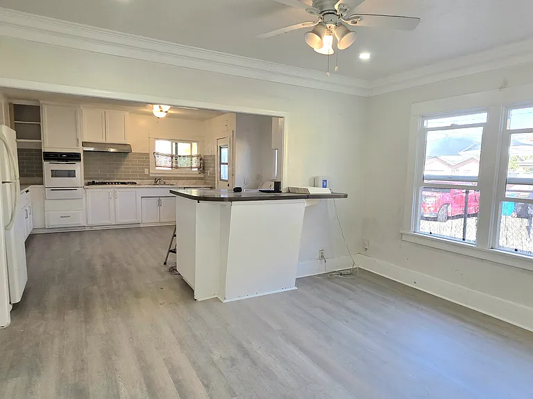 1141 W Gage Ave — Photo 6