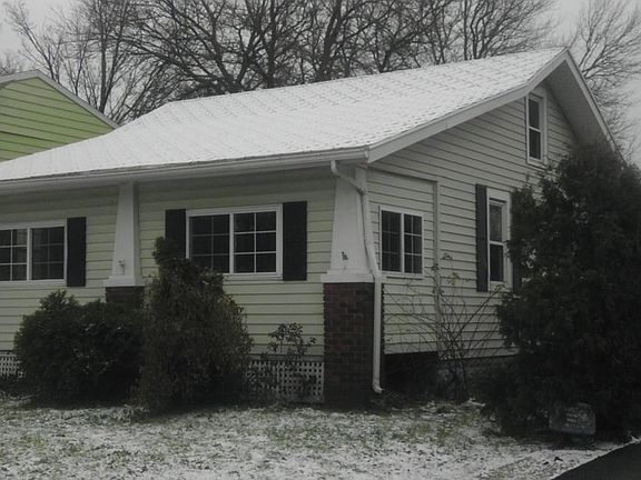 2nd image of 1320 E Dubail Ave