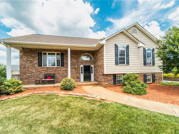 132 Greenfield Rd, Mocksville, NC 27028