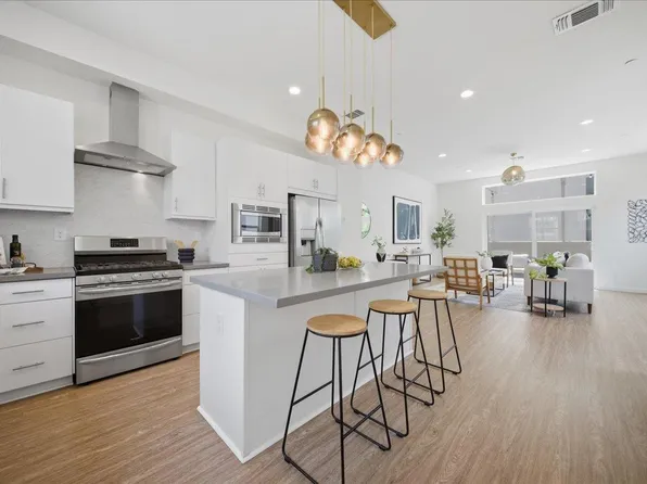 399 Midstream Ln, West Sacramento, CA 95605