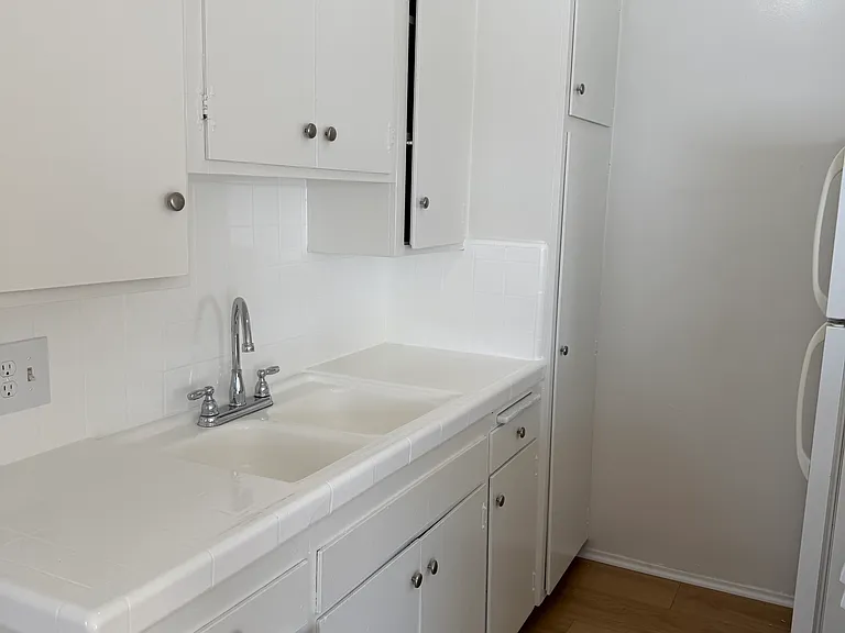 8713 Cattaraugus Ave #6 — Photo 5