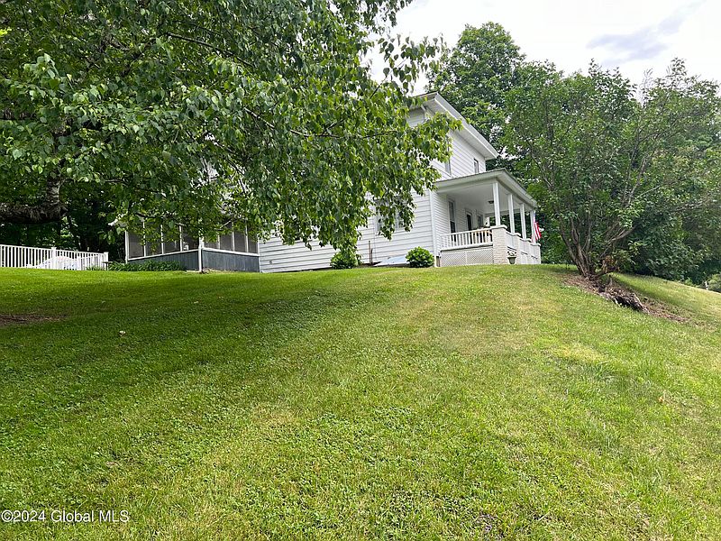 3rd image of 7 Dayton Hill Road