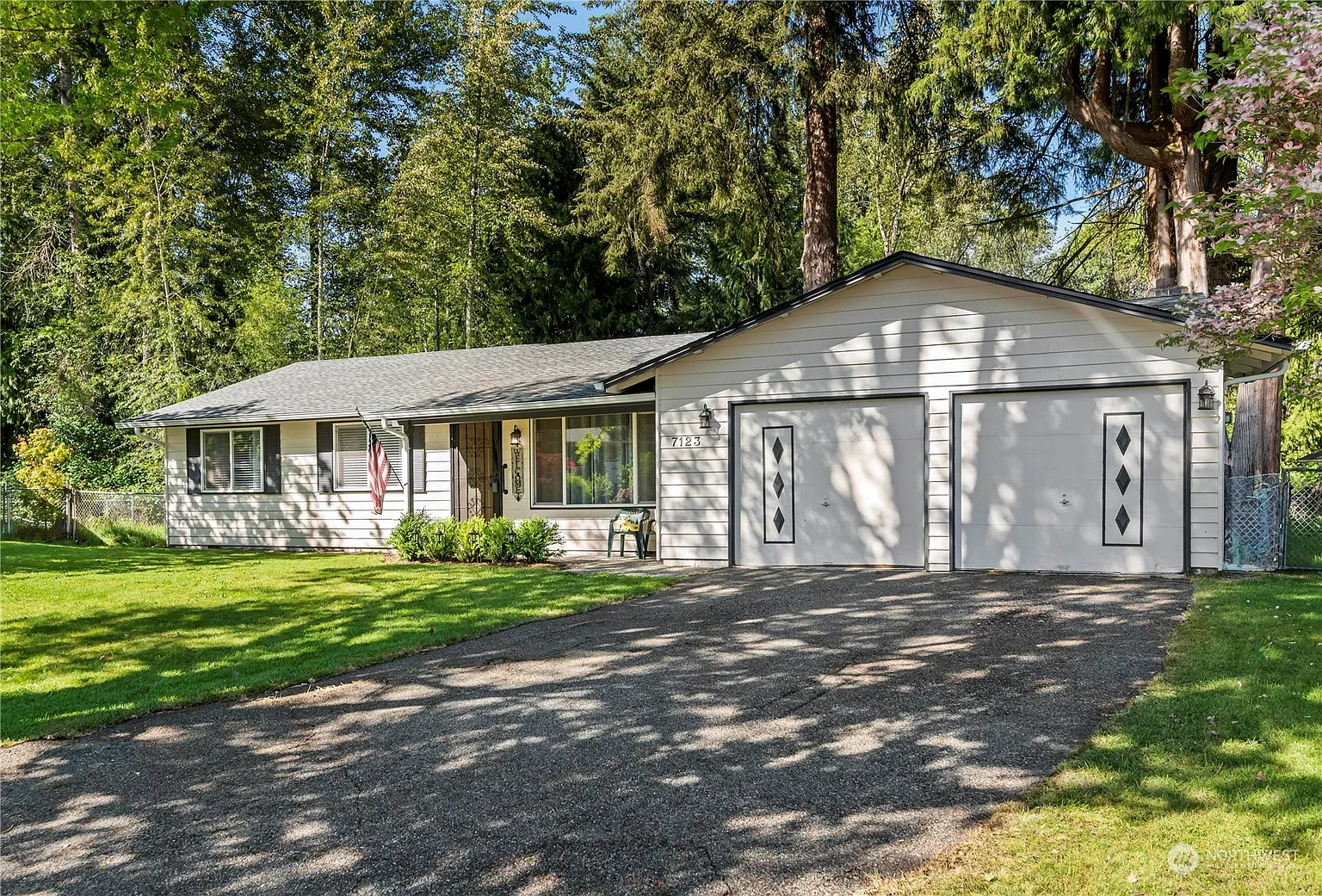 7123 20th Drive NE photo 1